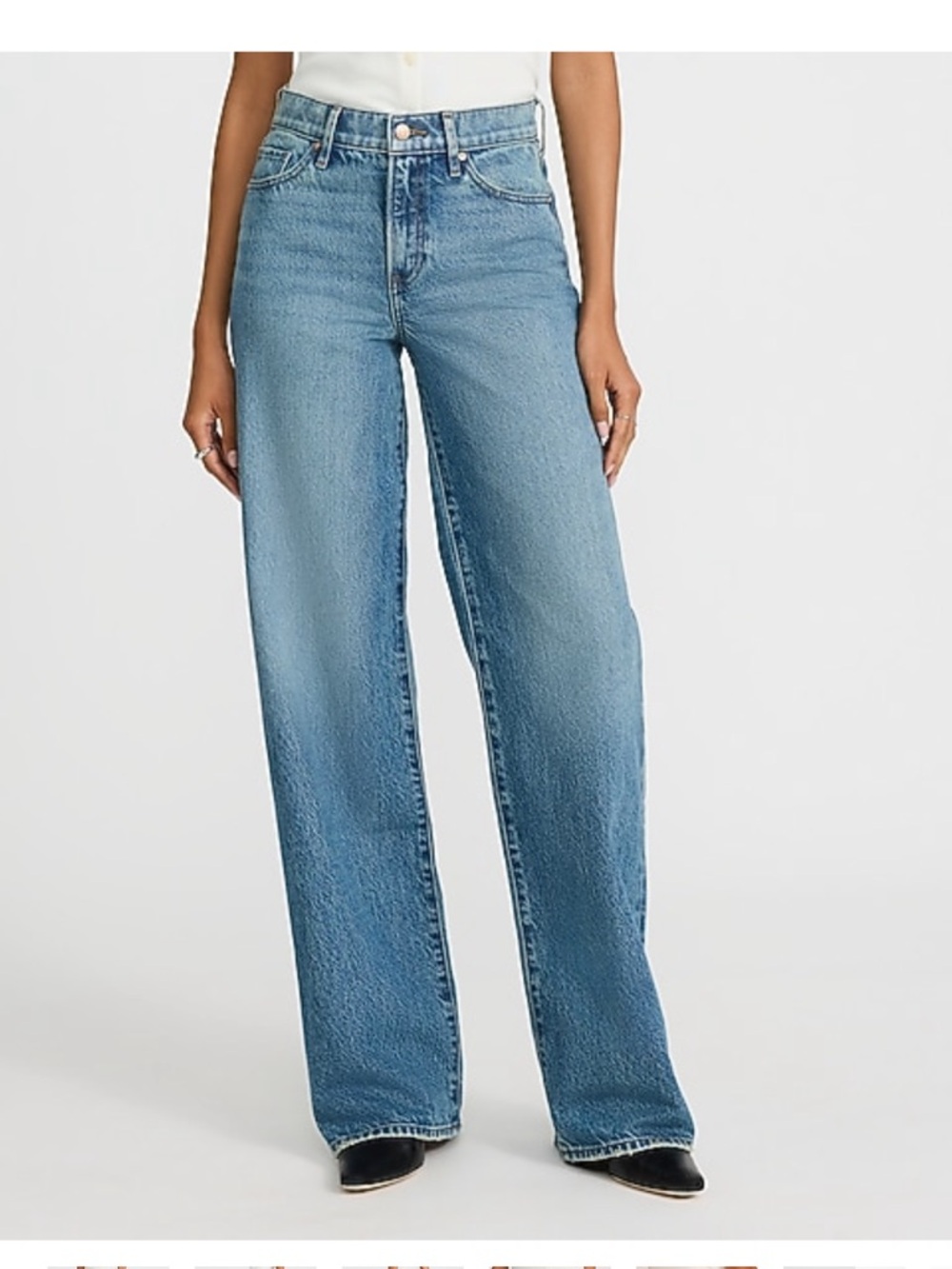 Express Wide-Leg Jeans in Light Blue Wash - Picture 2 of 4